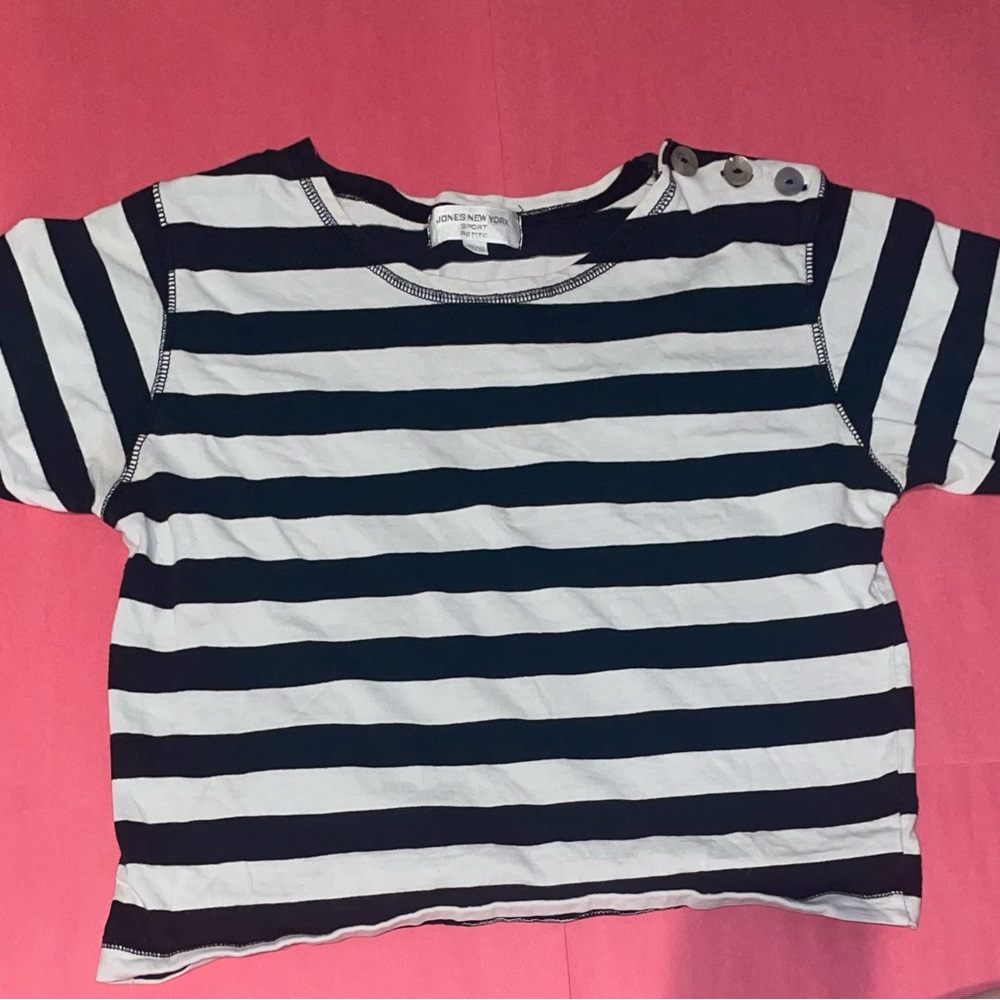 Jones New York Sport- Womens black and white striped cropped tee. Small